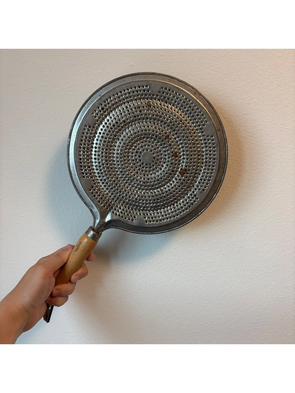Vintage Metal Flame Heat Diffuser Simmer Plate Wooden Handle Stovetop Kitchen